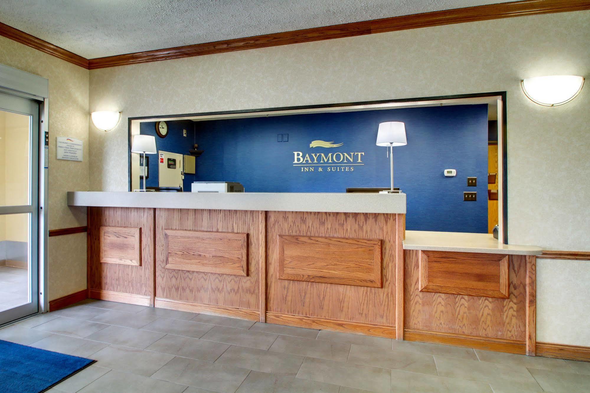 Baymont By Wyndham Galesburg Hotel Exterior photo